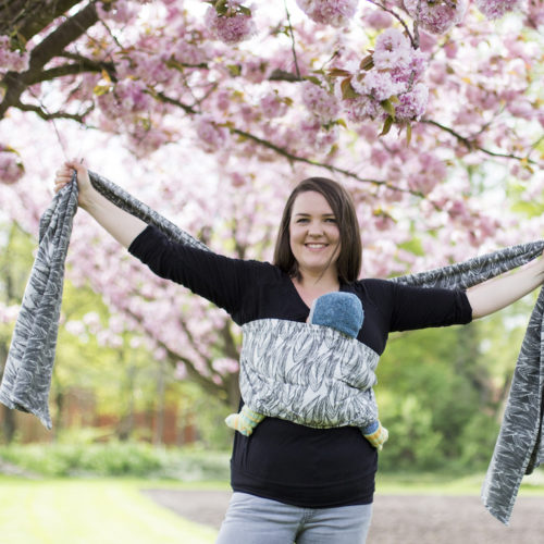 Trageberaterin mit Kaami Slings Trageberaterin mit Kaami Slings